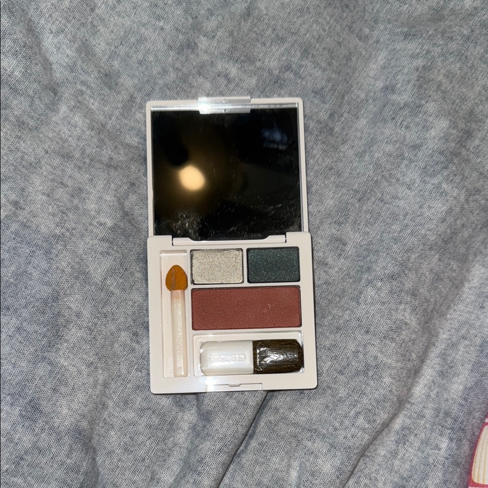 Clinique Elegant Eyeshadow Palette with Mirror